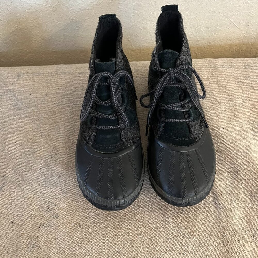 Sorel Woman's Black Out N About Plus Shell Ankle Waterproof Boots Sz 8.5
